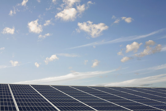 รูปภาพSolarmodul – เลือกดูภาพถ่ายสต็อก เวกเตอร์ และวิดีโอ2,684 | Adobe ...