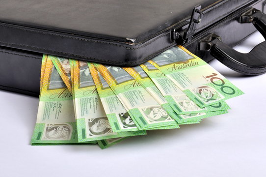 Australischer Dollar in einer Aktentasche