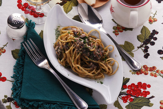 Boquerones con pasta ( Bavette )