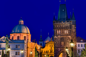 Fototapeta na wymiar Praga skyline w nocy