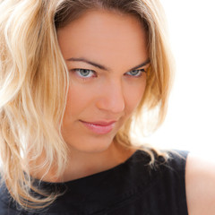Naklejka premium Belle jeune femme