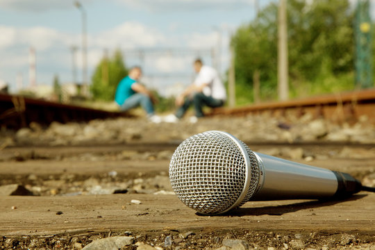 Microphone