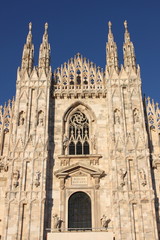 Fototapeta na wymiar Facade of Milan cathedral