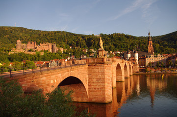 Obraz premium View at old town, castle and city bridge in Heidelberg