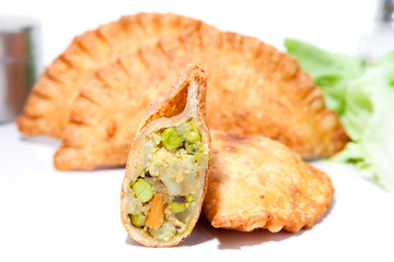 Crispy vegetable Samosa