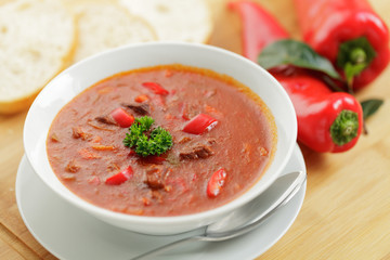 Ungarische Gulaschsuppe