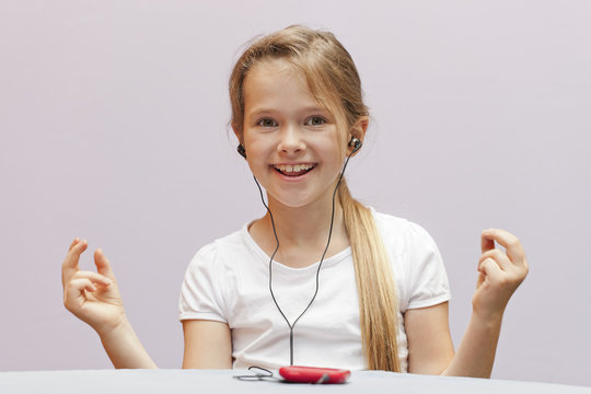 M&auml;dchen mit Smartphone