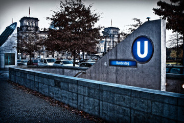 Naklejka premium U-Bahn-Station 