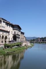 Fototapeta na wymiar Fleuve Arno à Florence, Italie