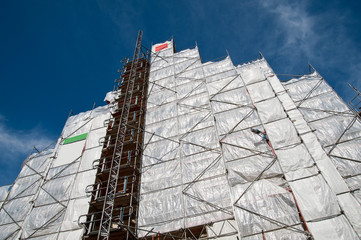 Gerüstbau mit Fahrstuhl