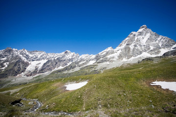 Fototapeta na wymiar widok na Matterhorn