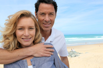 Obraz premium couple on the beach