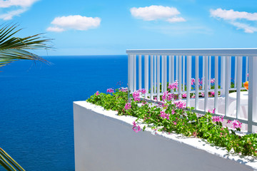 Fototapeta na wymiar Balkon w Hiszpanii, z widokiem na Ocean Atlantycki