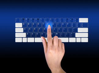 Main sur Clavier