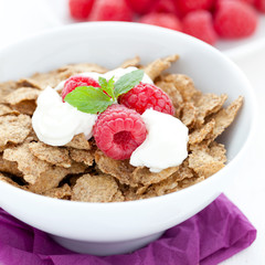 Cornflakes mit Joghurt