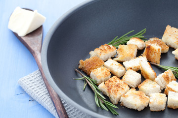 frische Croutons