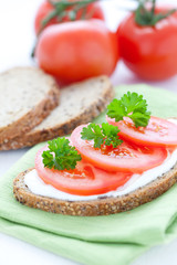 frisches Tomatenbrot