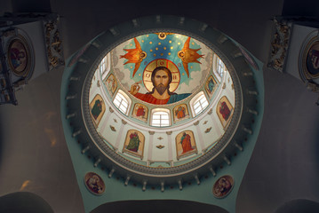 Образ Иисуса Христа в куполе храма