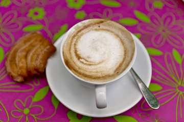 cappuccino with cookie