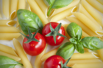 maccheroni pomodoro e basilico