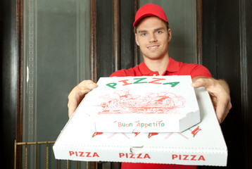 pizzaman bringt pizza