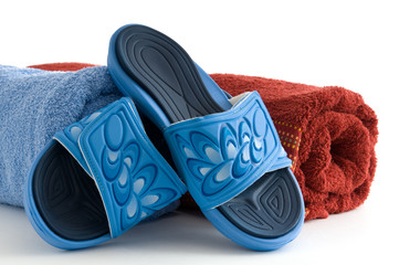 Badepantoletten mit Frotteehandt&uuml;chern