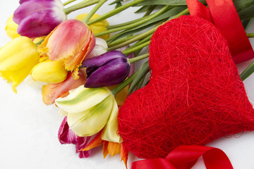 Obraz na płótnie Canvas Tulips and red heart