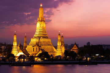 Fototapeta premium Wat Arun (Świątynia Świtu), Bangkok, Tajlandia