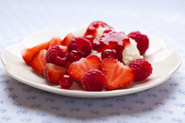 Red Fruits with Mascarpone Cream