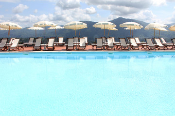 Fototapeta na wymiar swimming pool on the terrace