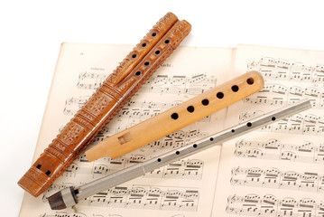 TRE MODELLI DI FLAUTO