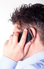 Uomo con lo smart phone