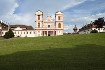Fototapeta na wymiar Stiftskirche auf Stift Göttweig