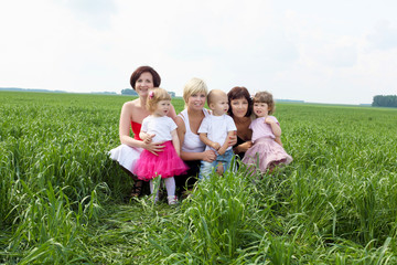 Obraz premium Portrait of mother with daughter outdoor