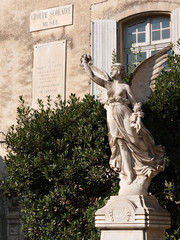 Angel statue memorial, Philippe de Girard, engineer - Lourmarin