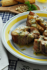 Pescado con piñones