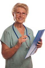 femme médecin sénior