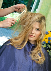 Fototapeta premium making hairstyle