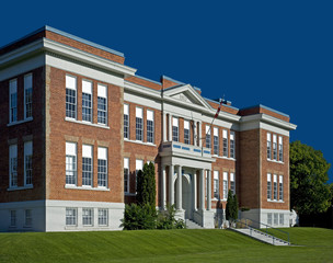 Fototapeta na wymiar Brick school in Kelowna, BC, Canada
