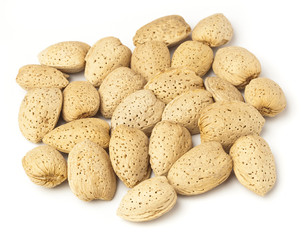 shelled almonds