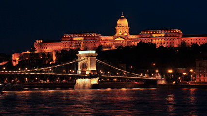 Naklejka na ściany i meble Budapest in night-Chain bridge with National museum