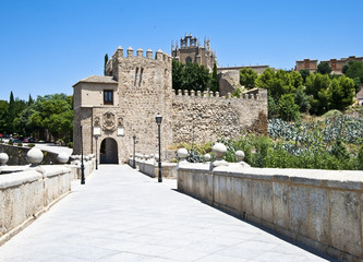 Fototapeta na wymiar Średniowieczny most Toledo