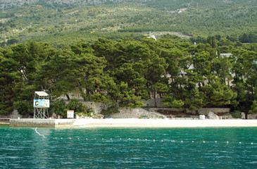 Plage de l'hôtel Berulia à Brela, Croatie