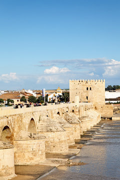 Puente Romano über den Guadalquivir in Cordoba, Spanien