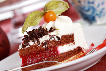 Cherry sponge cake with cream