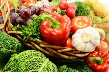 Composition with raw vegetables
