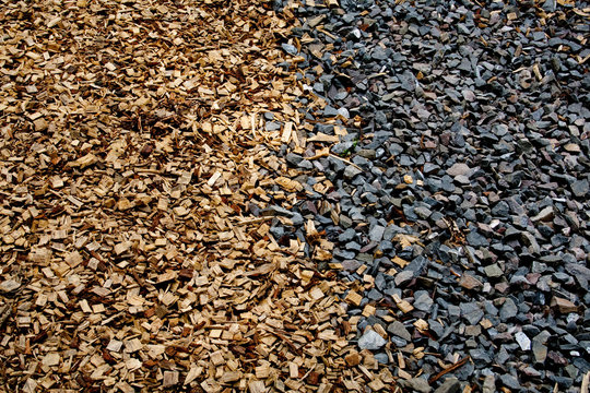 Holzsp&auml;ne und feine Schottersteine
