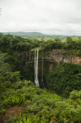 Fototapeta na wymiar Wodospad w Mauritius