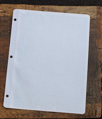 ein karriertes Blatt Papier