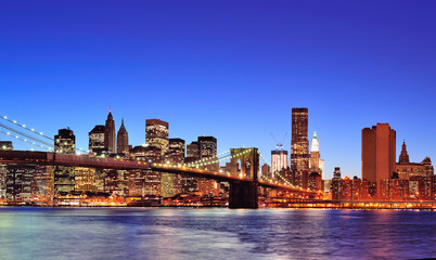 Fototapeta na wymiar Brooklyn mostu z Nowym Jorku centrum Manhattanu